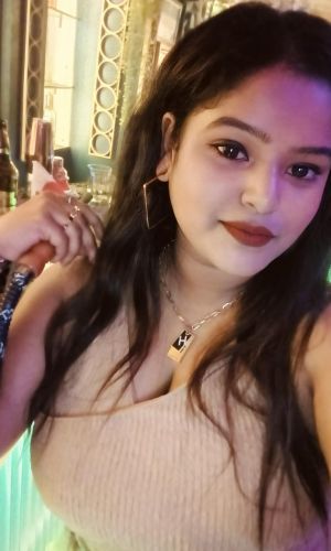 Come and dare to let the night turn into pure magic with me.