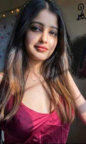 I'm horny looking for a hot and experienced man to have fun.