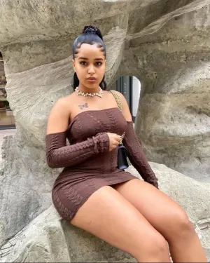 SHEMALE CALL SERVICE AVAILABLE ANYTIME NO EXTRA CHARGE
