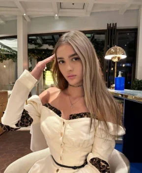 Model Russian Escort Girl in Kasol, Call for booking