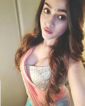 A slim sexy escort girl who can be your hot lover in bed