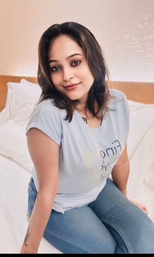 Kinky curvy escort girl for online offline both