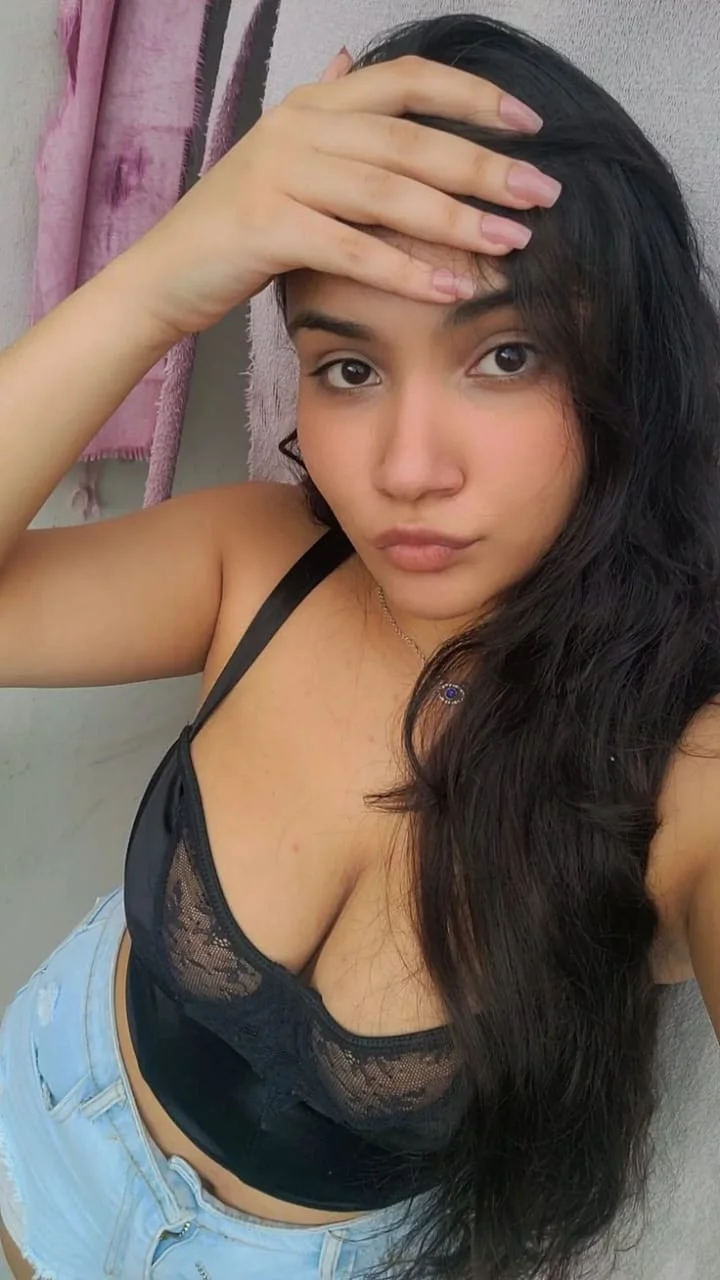 A most beautiful young escort girl in Mainpuri