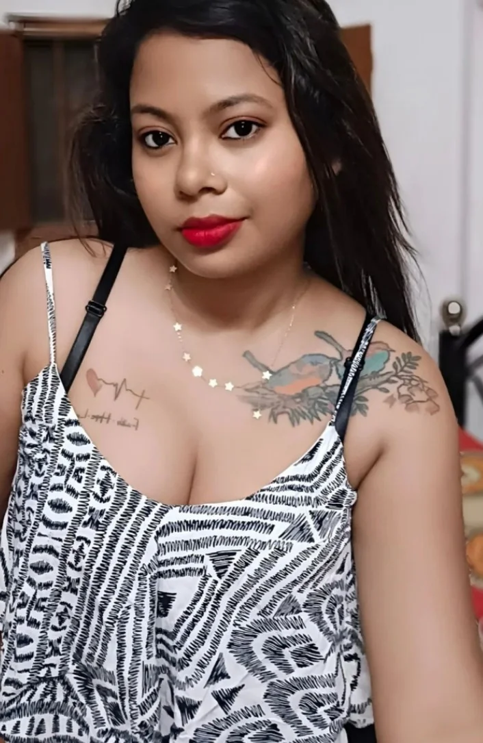 Genuine massage escort service model college girl in Mizoram low price room hotel lodge available
