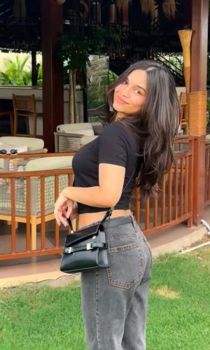 Young College Escort Girl Service In Indore Aubasta For Full Night Enjoyment