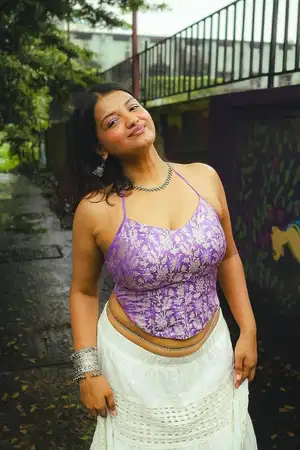 Low-cost call girl in Mizoram available for safe and hygienic sex pleasure
